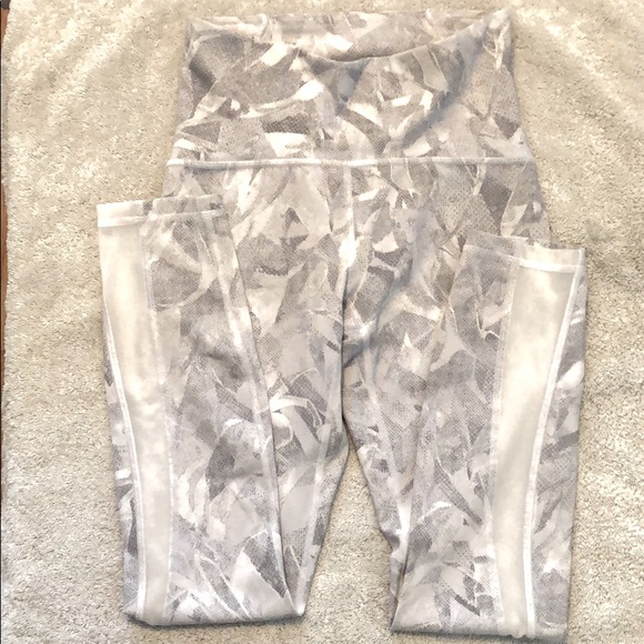 🚫SOLD🚫Lululemon Train Times 7/8 Pant * 25″ Jasmi - Picture 7 of 9